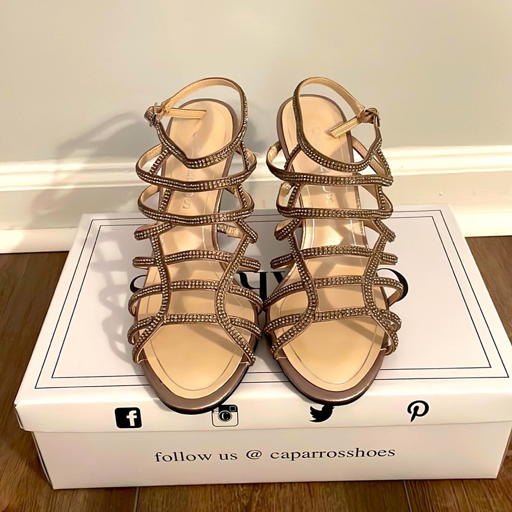 Caparros women’s size 8 heels. Color is mushroom metallic.